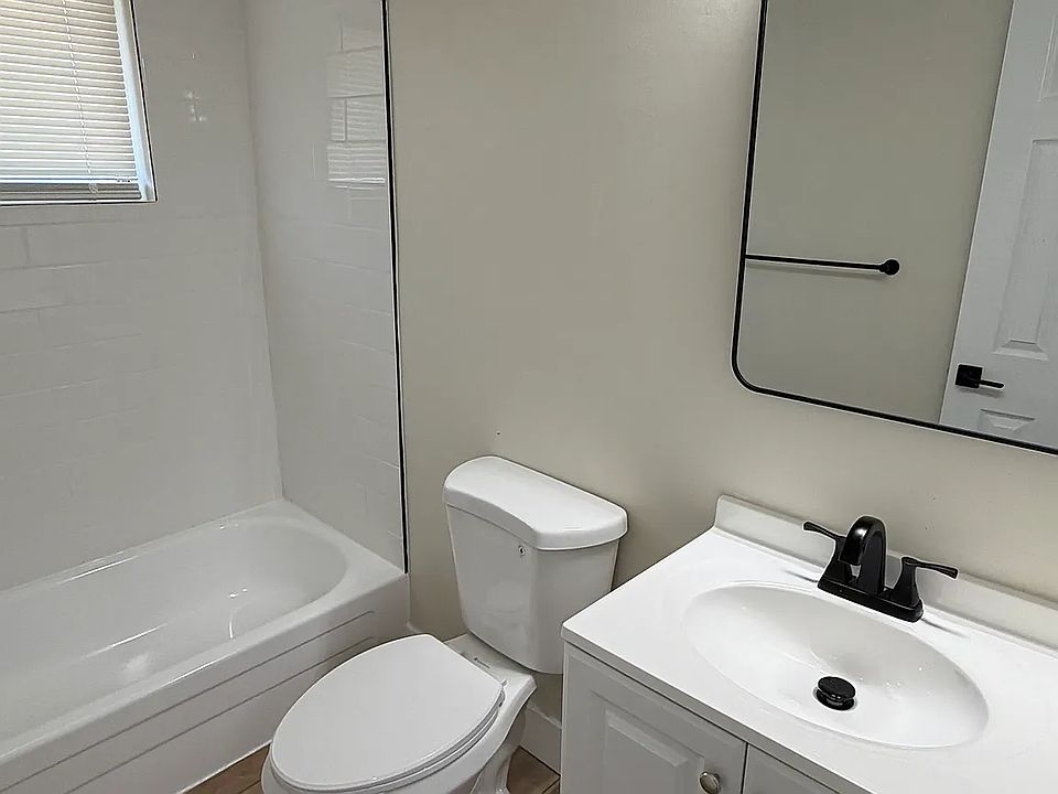 2nd image of 4578 E 131st St #6