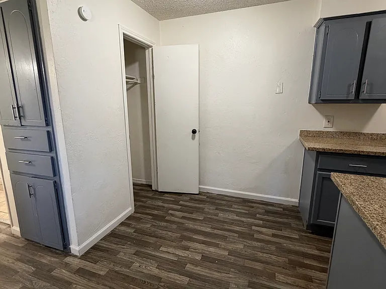 Mirador Apartments — Photo 12