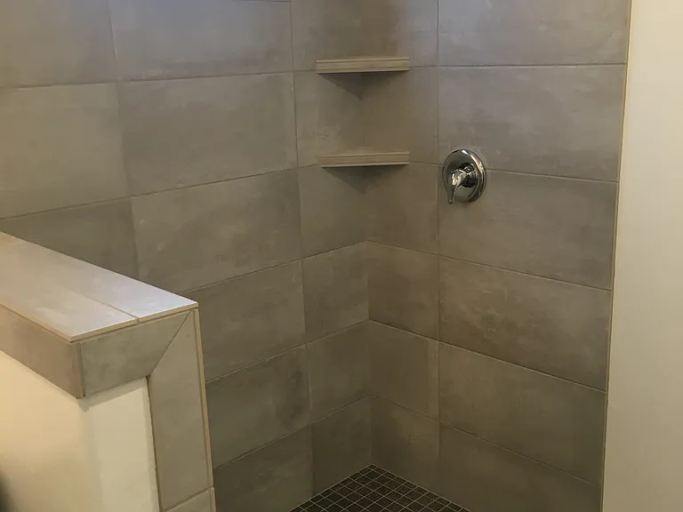 416 Cornell Dr SE #B — Photo 3