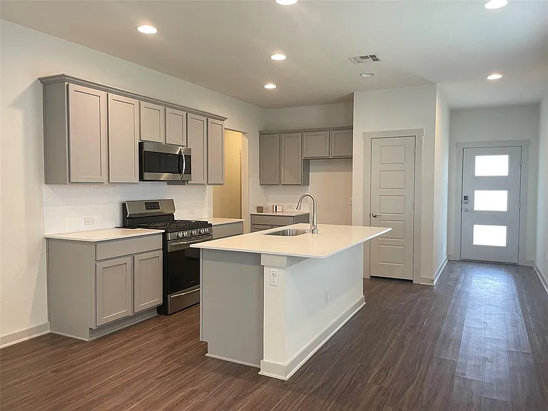 5128 Vanner Path — Photo 6