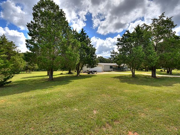 3rd image of 195 Sunny Oaks Dr