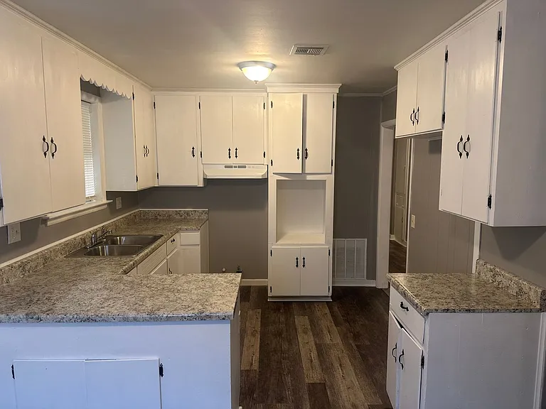 1154 Lakewood Dr — Photo 11