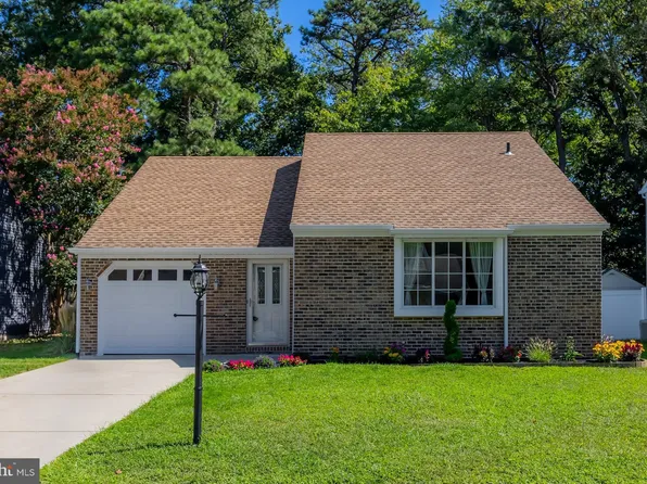 29 Acorn Ct, Sicklerville, NJ 08081