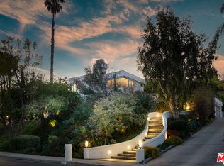 4139 Vicasa Dr, Calabasas, CA 91302
