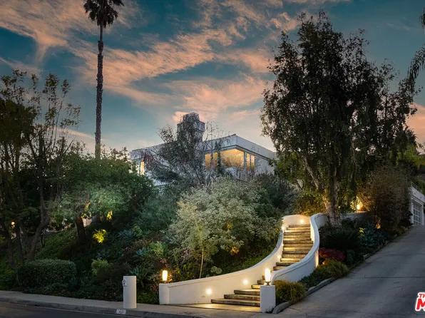 4139 Vicasa Dr, Calabasas, CA 91302
