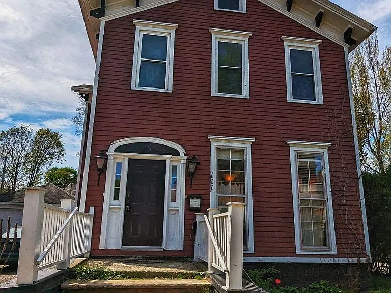 111 Troup St #1 — Photo 11
