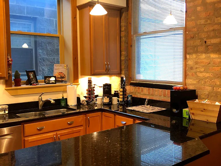 1527 W Augusta Blvd #2 — Photo 11
