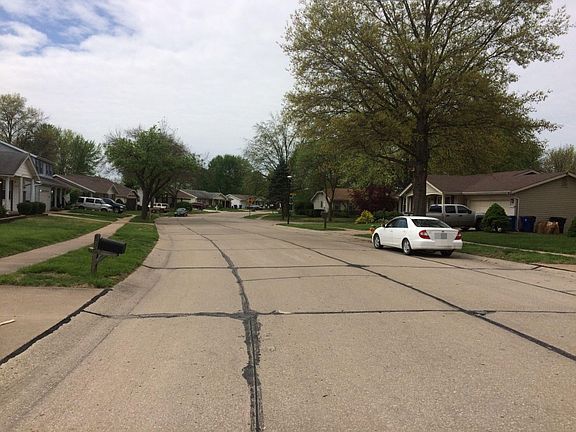 4th image of 636 Fox Plains Dr