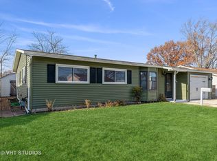 320 Chase Ter, Streamwood, IL