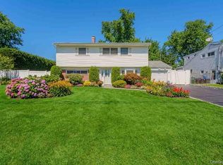 519 Gwynn Street, Babylon, NY 11702