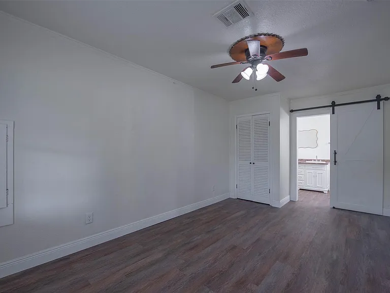 5206 Avenue M — Photo 13