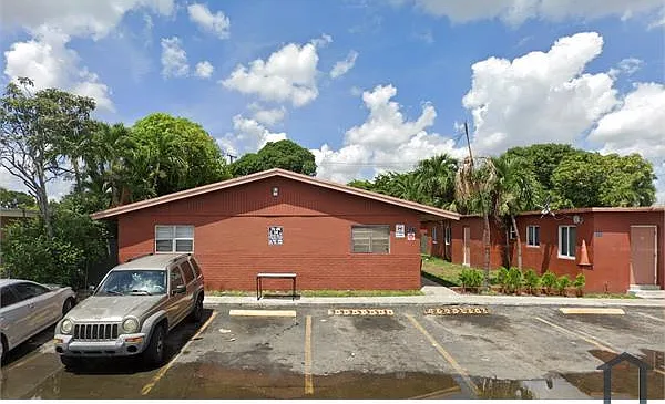 827 NW 10th Ter #4