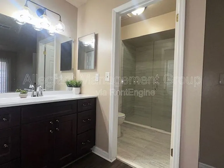 507 Hunter Cir — Photo 9