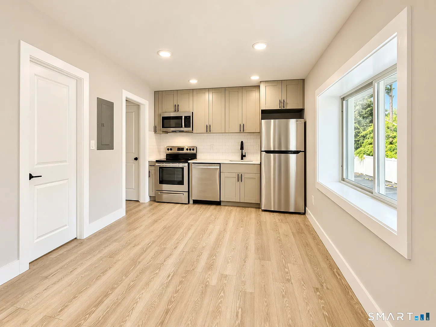 1 bed, 1.0 bath, 500 sqft, $2,095 — Photo 1