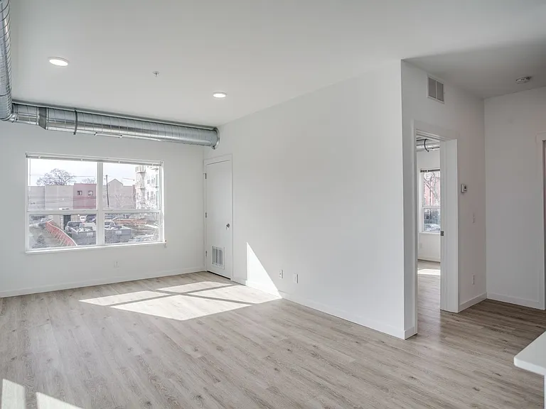 3333 Nicollet Ave S — Photo 10