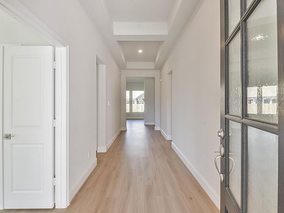 4th image of 40011 Parkside Oaks Way