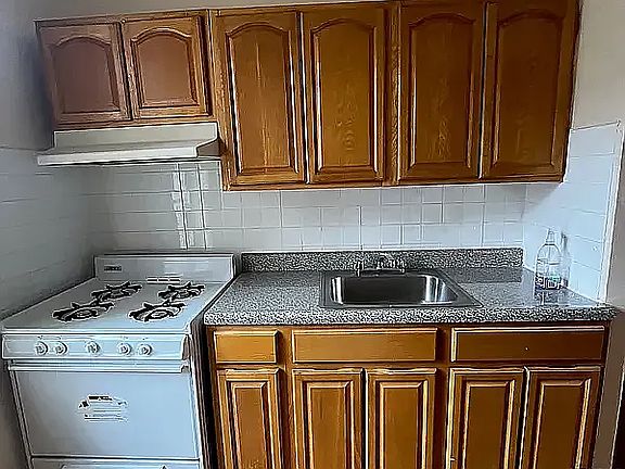 3rd image of 1122 New York Ave #3D