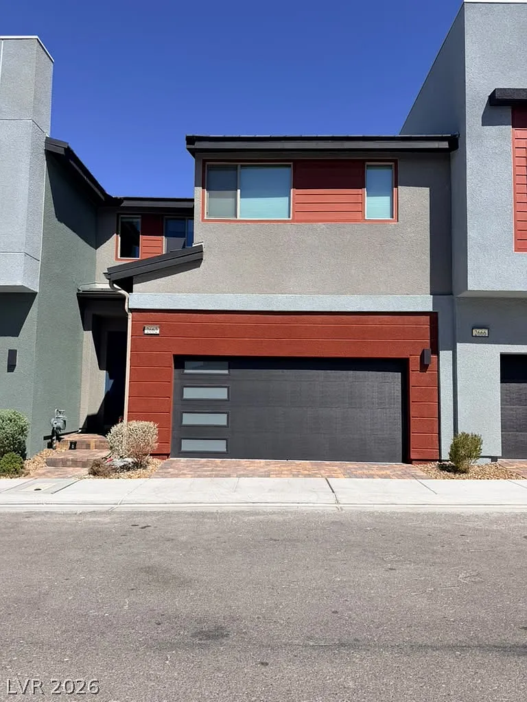 3 bed, 2.5 bath, 1641 sqft, $2,199 — Photo 2