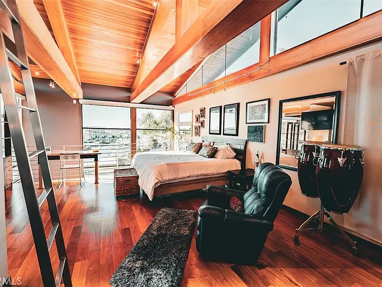 5327 Marina Pacifica Dr #KEY19 — Photo 15