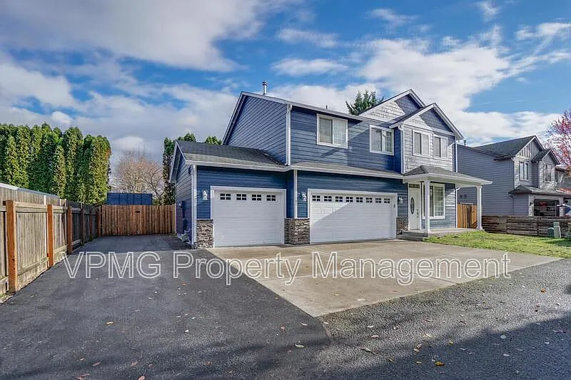 4 bed, 3.0 bath, 2250 sqft, $3,095 — Photo 2