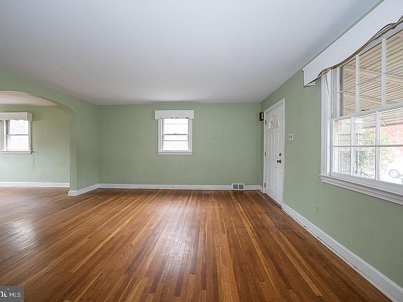 5th image of 4426 Huey Ave