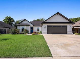 367 N Tacoma St, Farmington, AR 72730
