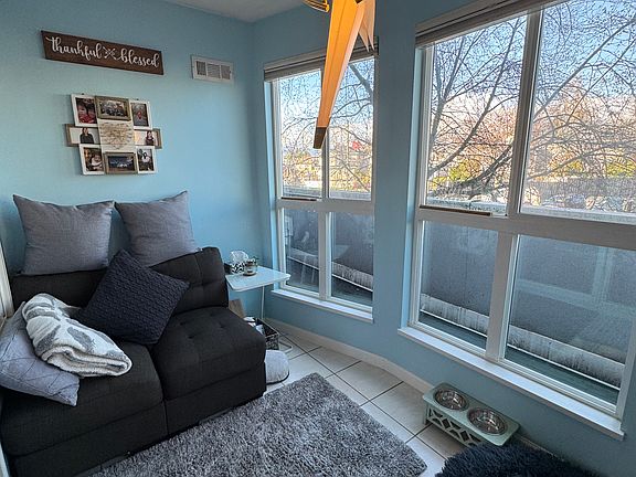 3rd image of 760 Kingsway #212