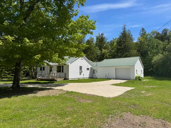 1916 Us Highway 2 W, Saint Ignace, MI 49781