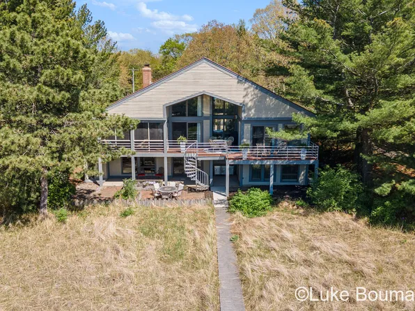 17334 Sheldon Dunes Dr, West Olive, MI 49460