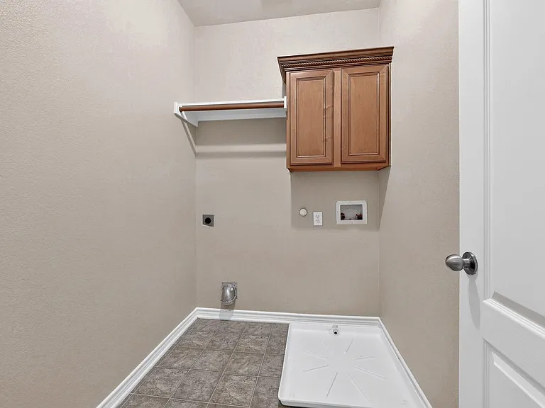 6837 Livorno Ln — Photo 19