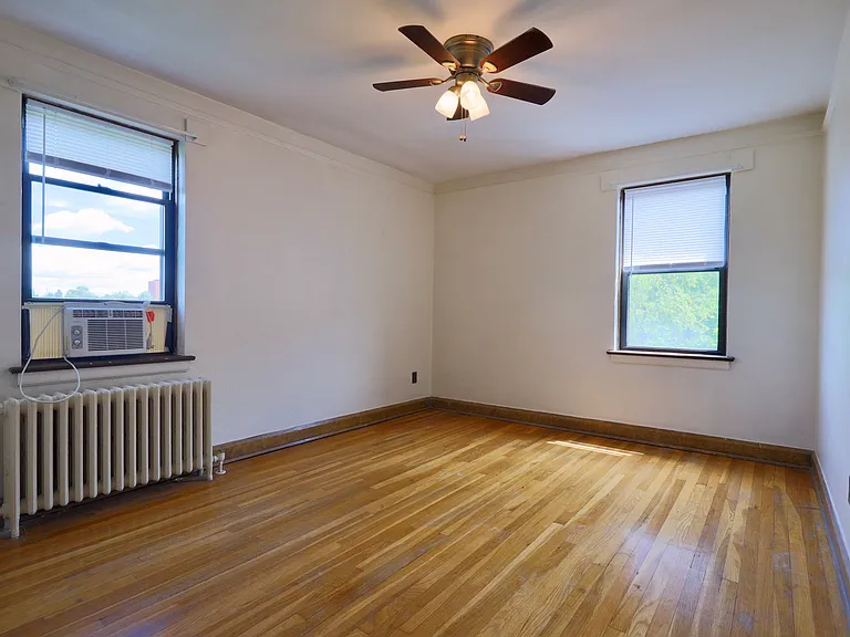 Apartments On Academy — Photo 36