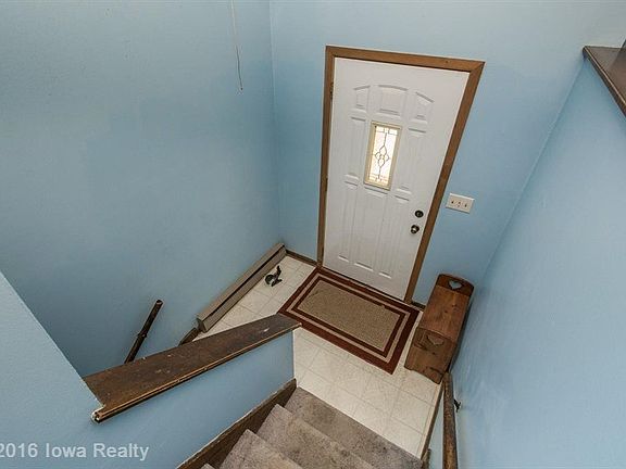 3rd image of 570 Franklin Dr