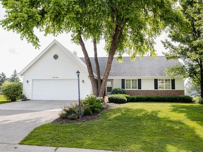 W143N5006 Brook Falls DRIVE, Menomonee Falls, WI, 53051