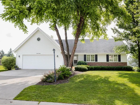 W143N5006 Brook Falls DRIVE, Menomonee Falls, WI 53051