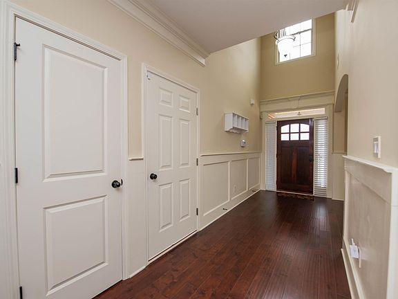 3rd image of 302 Morgan Ranch Cir