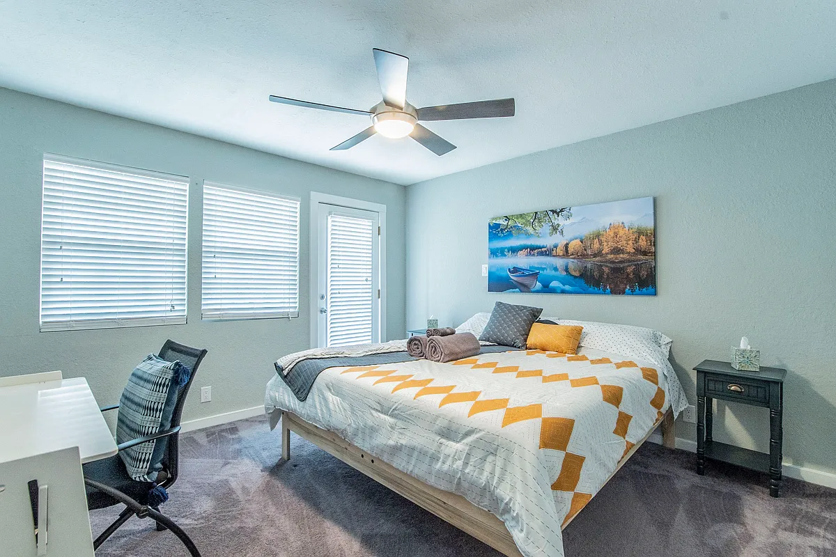 Photo 1 of 11 - Gentilly Cir - Austin, TX Large furnished queen room with private bathroom, balcony & walk-in closet - Gentilly Cir
