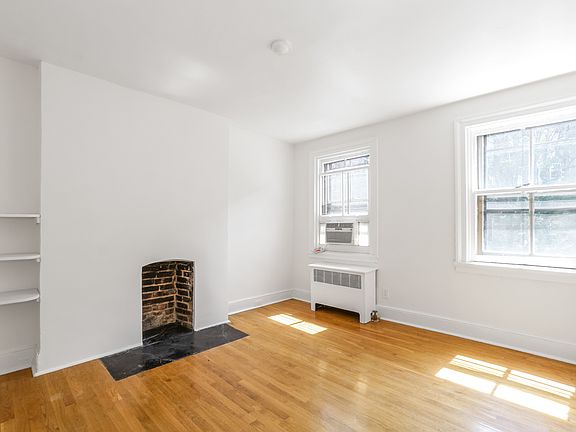 4th image of 90 Charles St #3