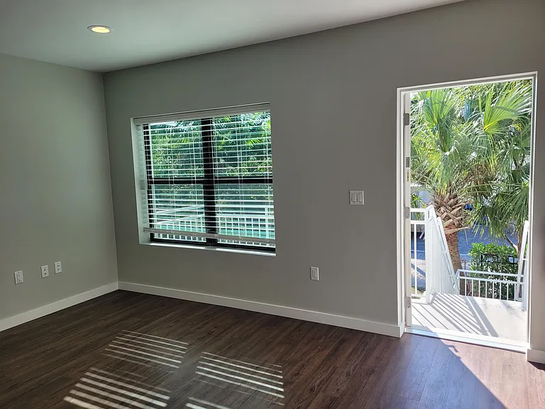 11810 SE Dixie Hwy #1 — Photo 4