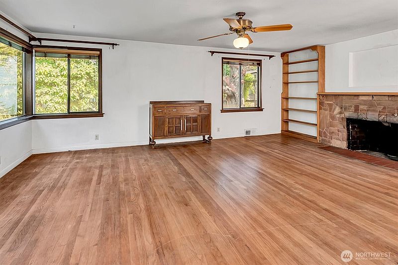 5th image of 16260 14th Avenue NE