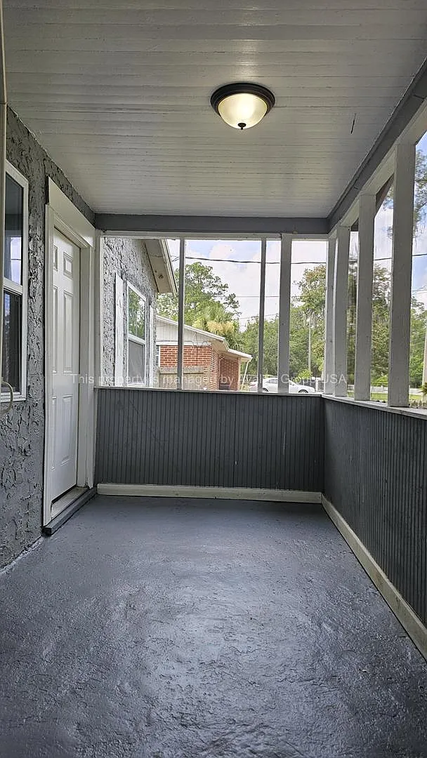 3 bed, 775 sqft, $1,345 — Photo 2