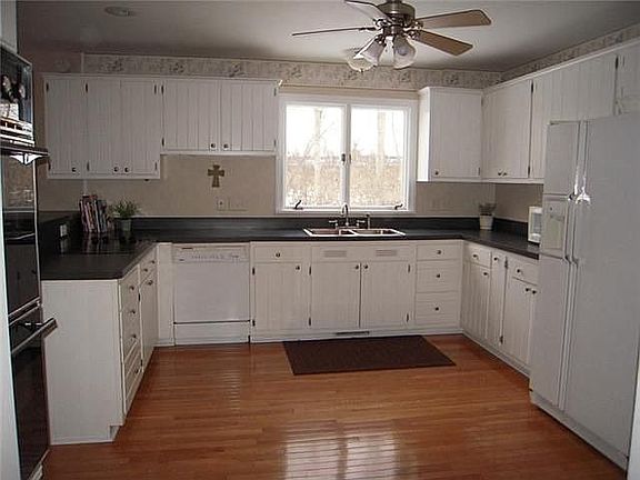 4th image of 120 Rockledge Cir