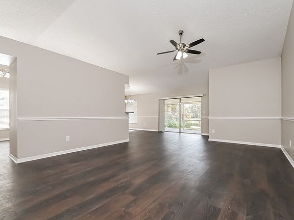 3rd image of 6003 Crickethollow Dr