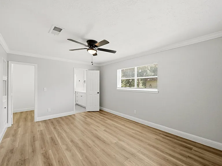 1310 Burning Tree Rd — Photo 23
