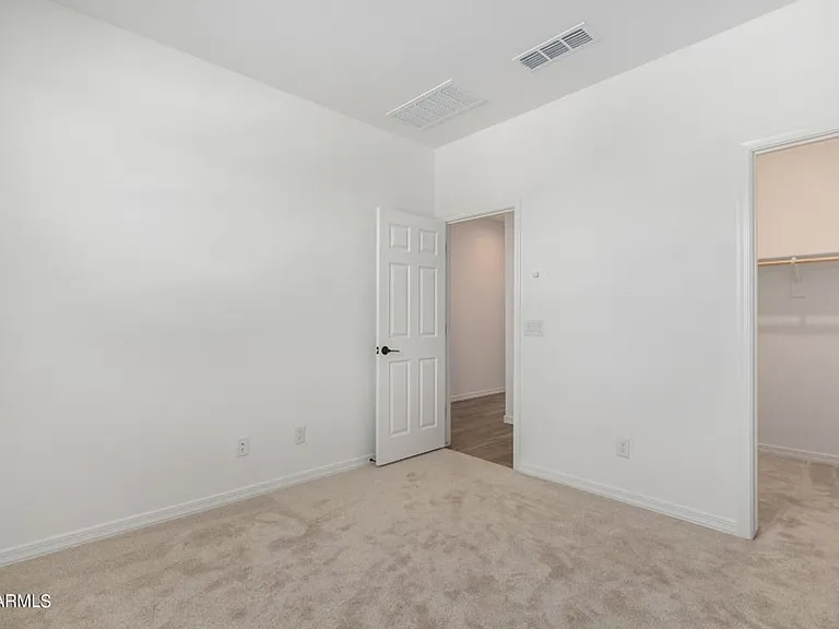 17318 W Surrey Dr — Photo 29