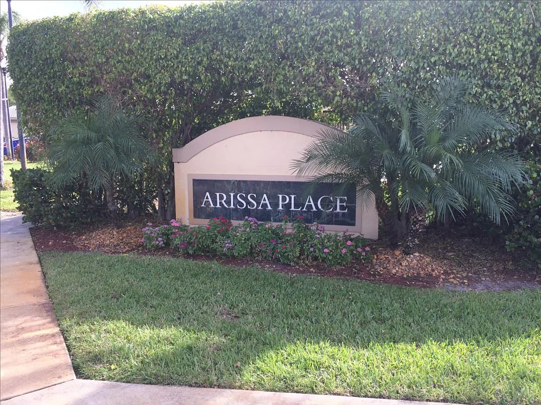 2100 Greenview Shores Blvd — Photo 2