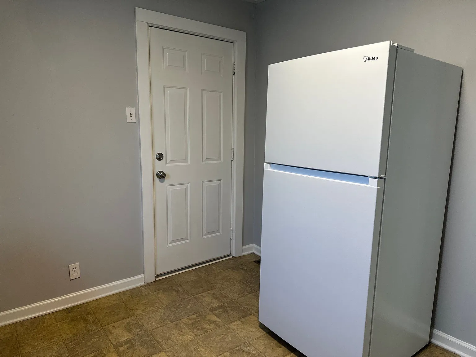 2 bed, 624 sqft, $1,100 — Photo 3