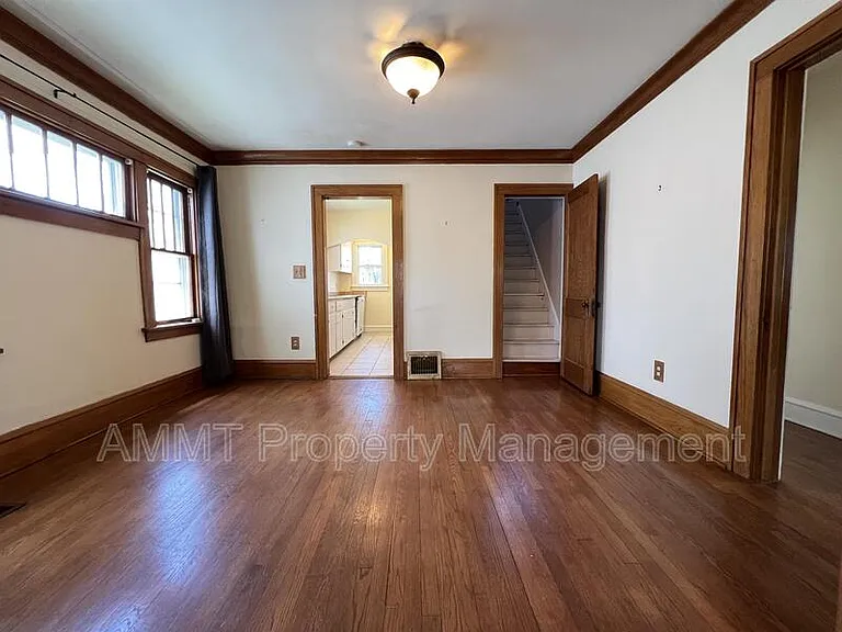 421 19th St NE — Photo 22