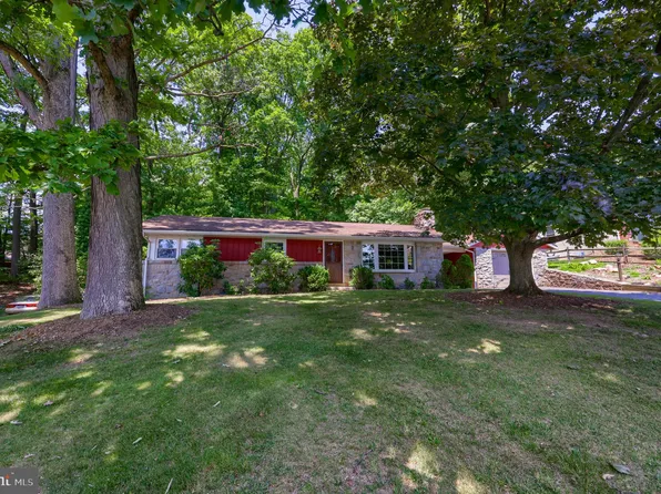 305 Blackwood Dr, Reading, PA 19606