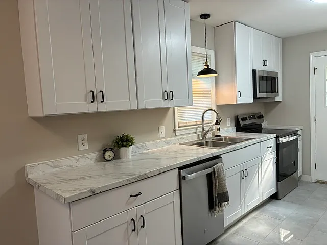 BRAND NEW KITCHEN!! - 5606 Birch Rd