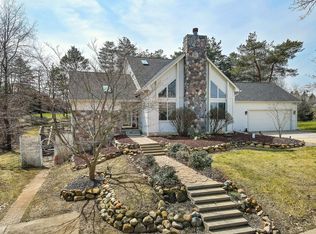 4626 Grass Lake Rd, White Lake, MI 48383